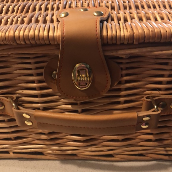 New picnic basket - Picture 4 of 4